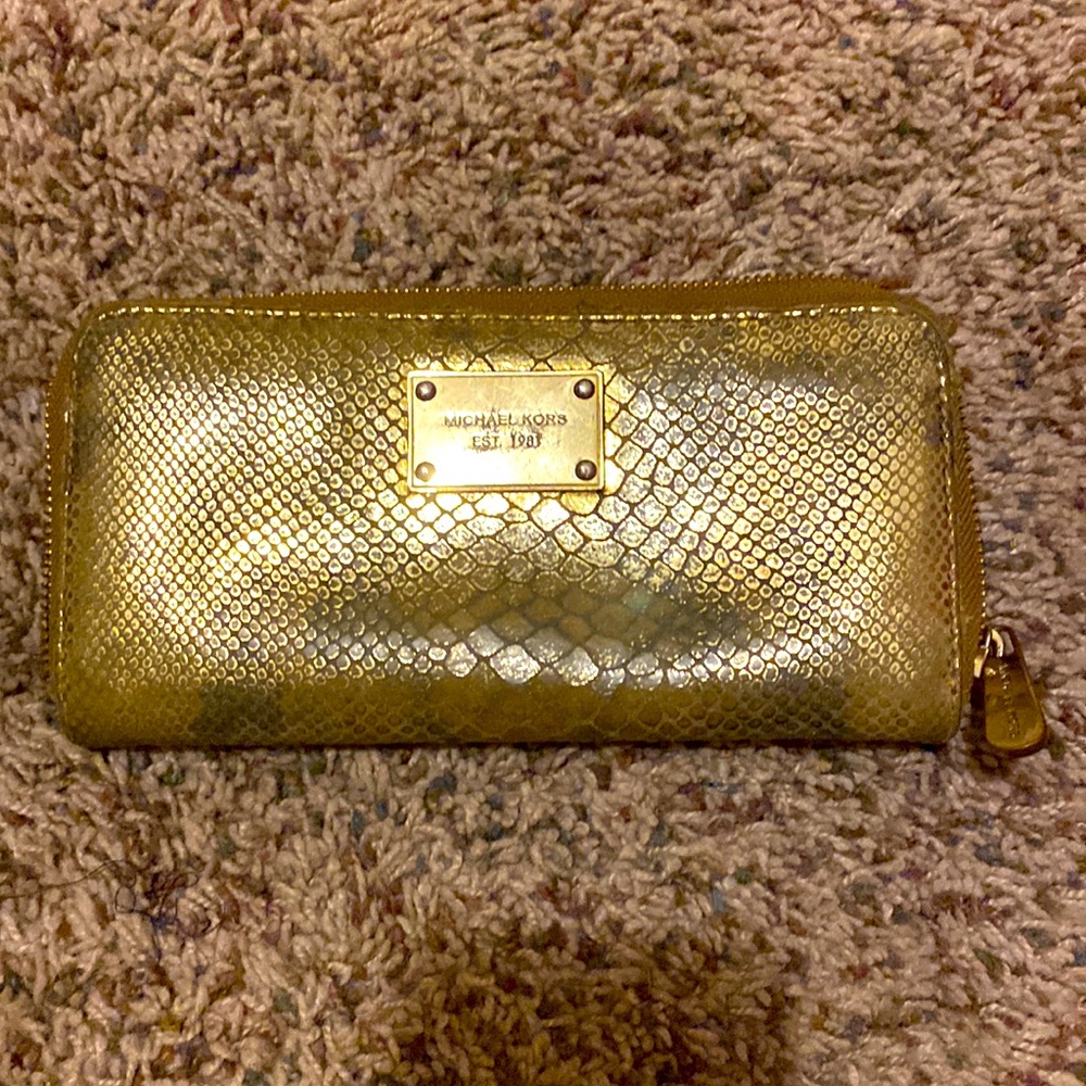 Michael Kors zipper wallet